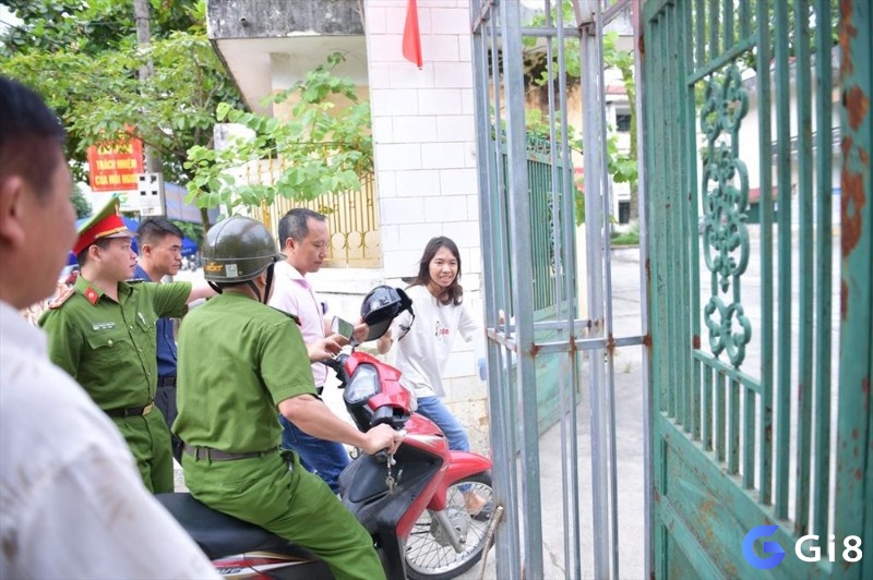 Mơ thấy công an vào nhà mình là điềm báo không tốt, hãy cẩn thận